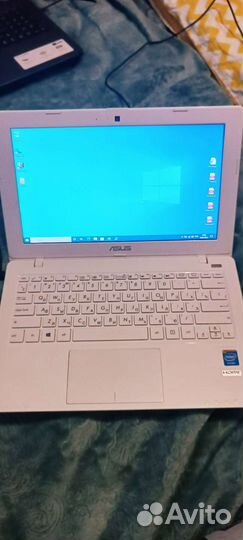 Нетбук asus