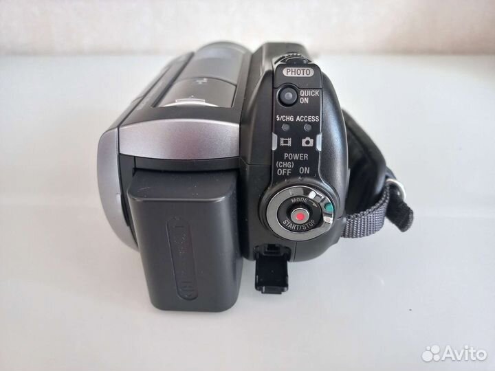 Видеокамера Sony DCR-SR220E