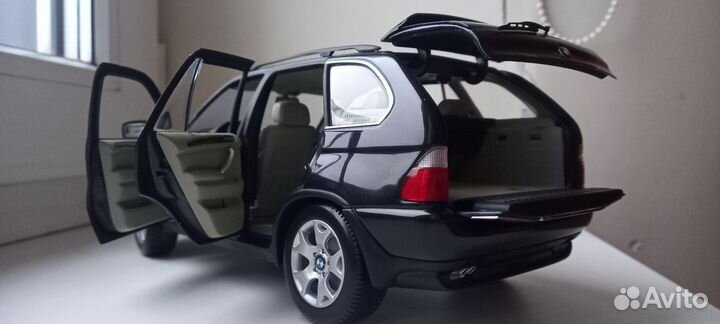 BMW X5 Kyosho модель 1:18