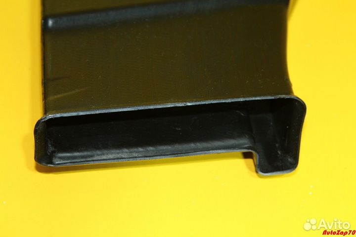 S500 W222 Воздуховод передний правый