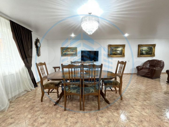 Дом 239,5 м² на участке 6 сот.