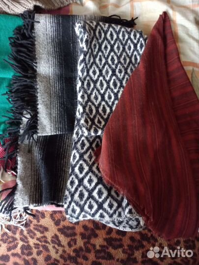 Женские шарфы и палантины