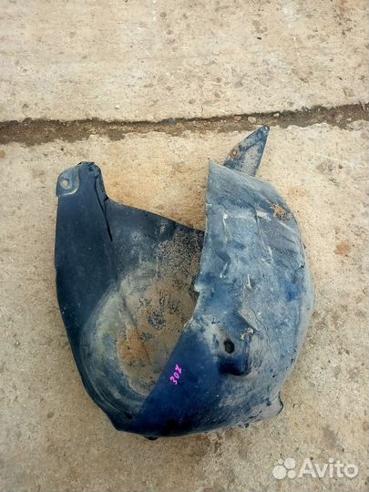 Подкрылок задний правый peugeot 307