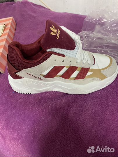 Кроссовки adidas