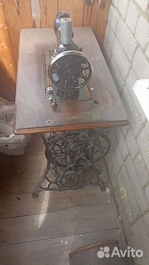 Швейная машина Singer