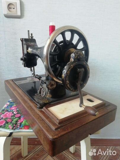 Швейная машина Singer