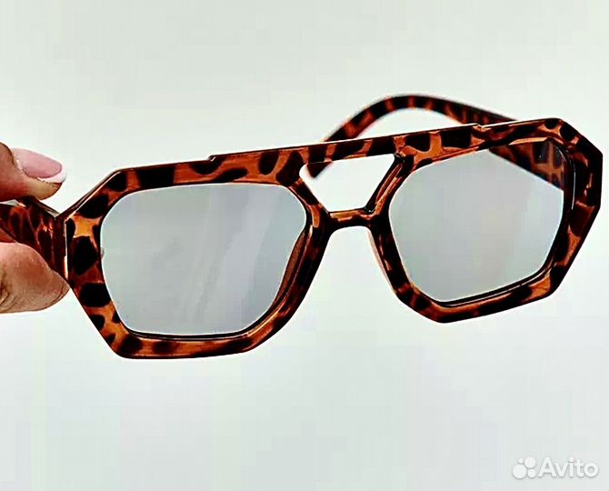 Солнцезащитные очки