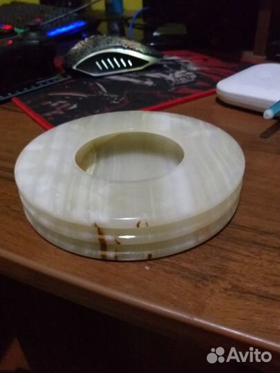 Пепельница из оникса. Новая