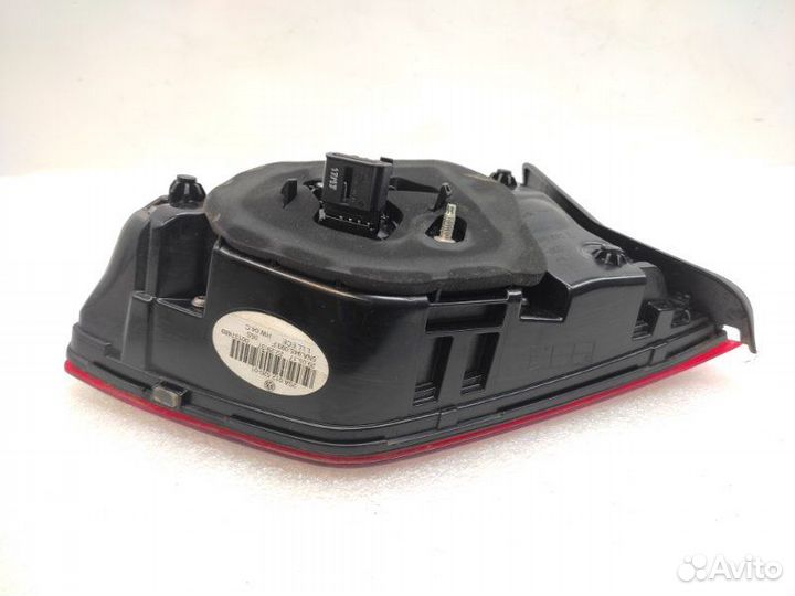 Фонарь крышки багажника (внутренний) задний левый