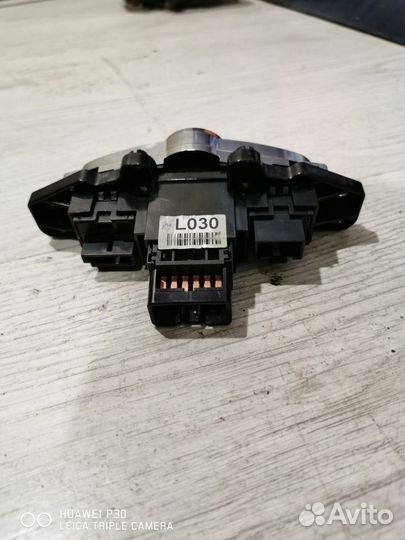 Кнопка аварийной сигнализации Hyundai solaris