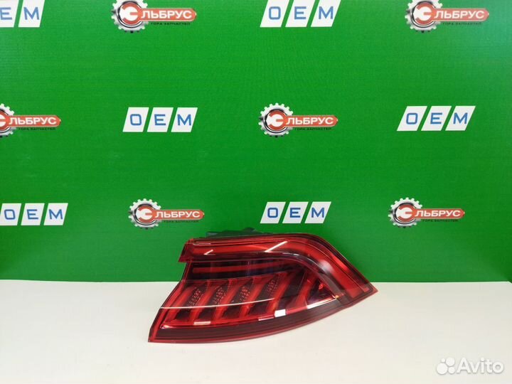 Фонарь правый внешний Audi Q8 2018