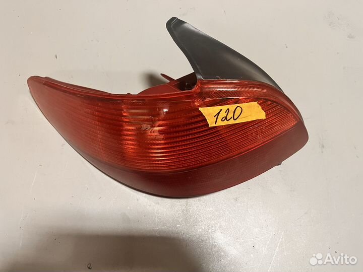Фонарь задний левый Peugeot 206