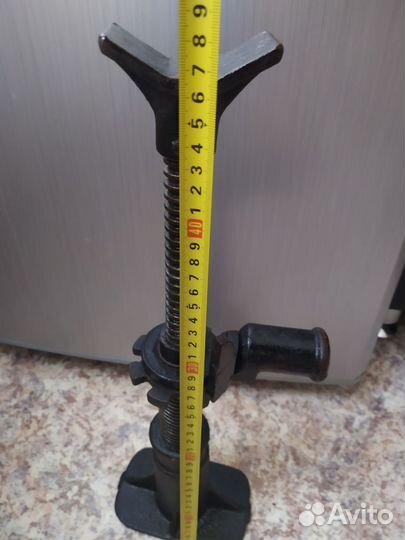 Домкрат УАЗ чугунный винтовой механический 2 тонны