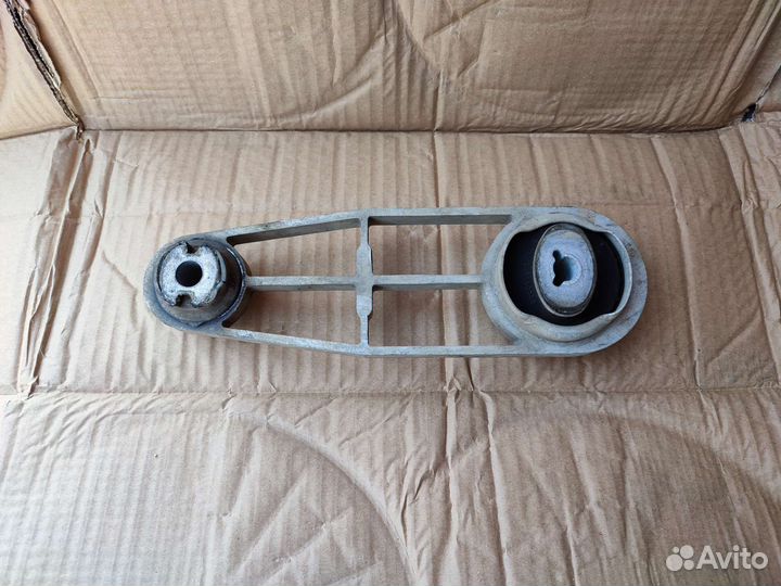 Подушка двигателя задняя Рено