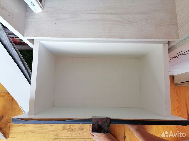 Шкаф с полками и ящиками