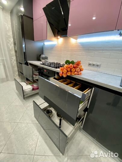 Кухня под потолок из мдф на заказ в Омске