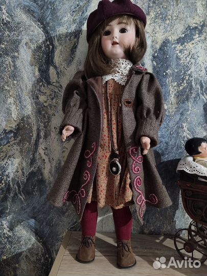 Кукла фарфоровая антикварная