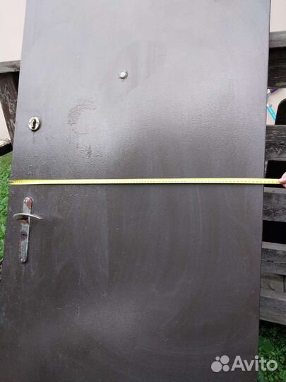 Дверь входная металлическая б/у