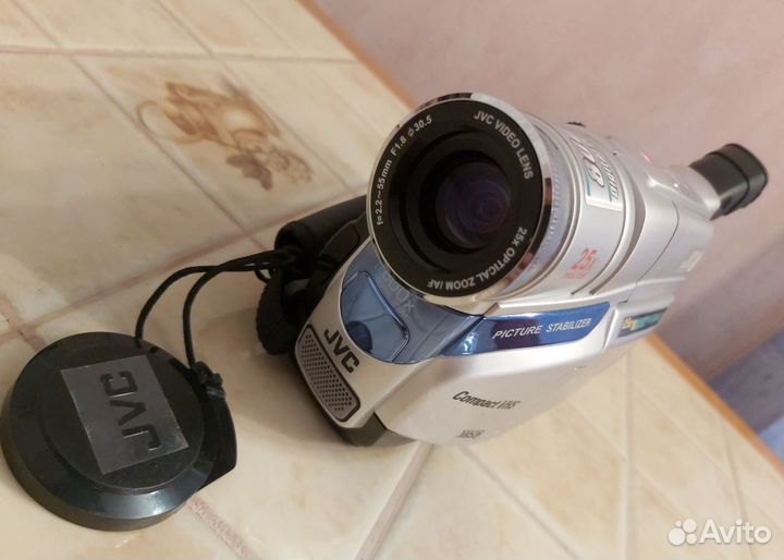 Видеокамера JVC GR-FXM42E (Compact VHS)