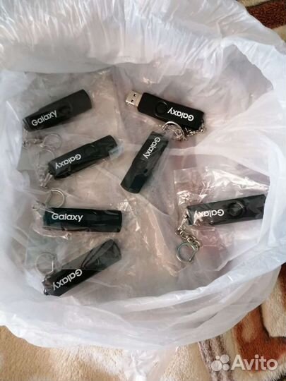 Флэшка накапител 32гиг Galaxy