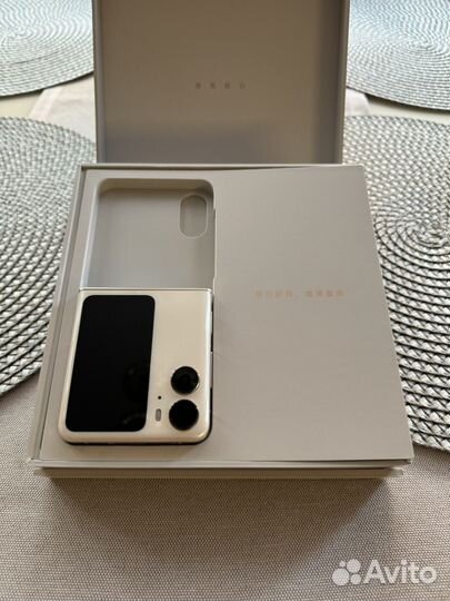 OPPO Find N2 Flip, 12/256 ГБ