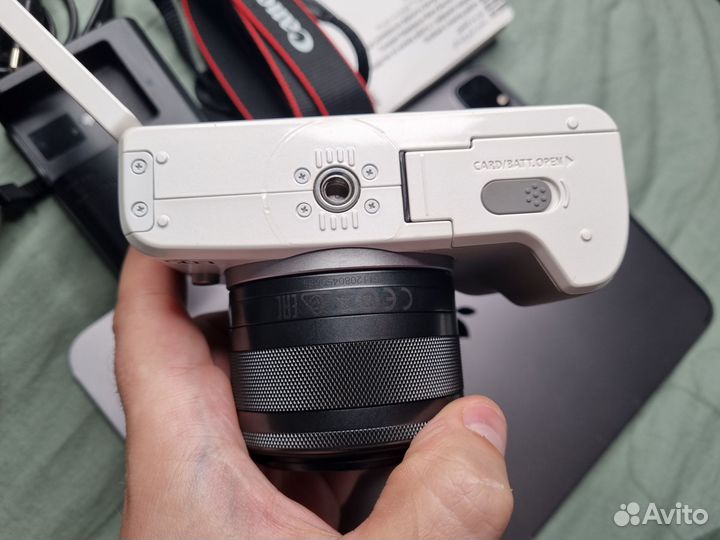 Canon m50 kit 15-45 is STM