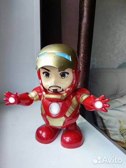 Железный человек робот