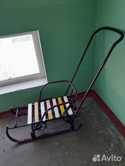 Детские санки с выдвижными колесами