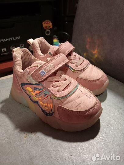 Кроссовки детские