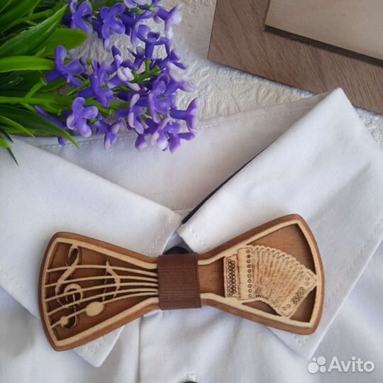 Галстук-бабочка деревянная