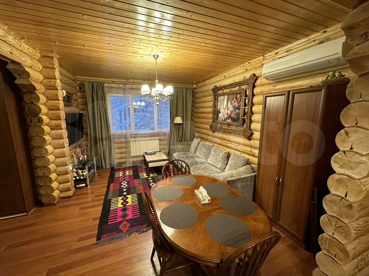 Дом 240 м² на участке 10,8 сот.