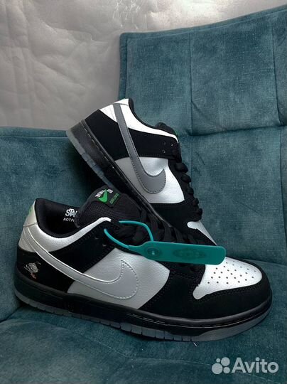 Кроссовки Nike SB Dunk Low Staple Panda Pigeon