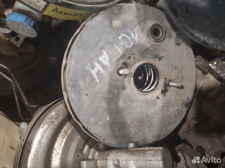 Вакуумный усилитель тормозов Renault Logan