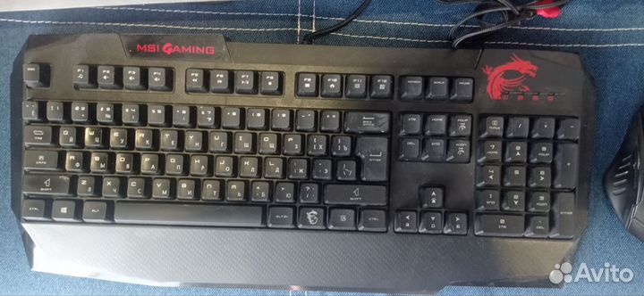 Игровая клавиатура и мышь