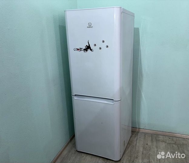 Холодильник indesit by