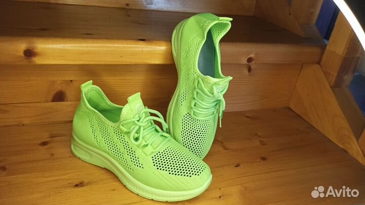 Кроссовки женские летние