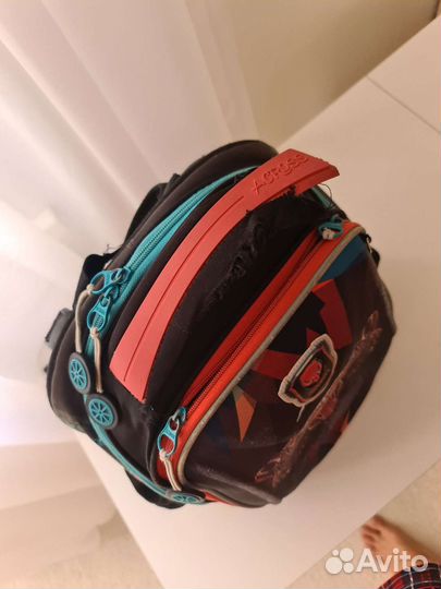 Рюкзак школьный