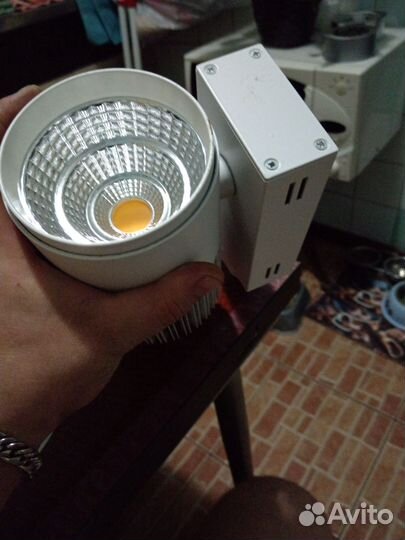 Трековые светильники на шинопроводе