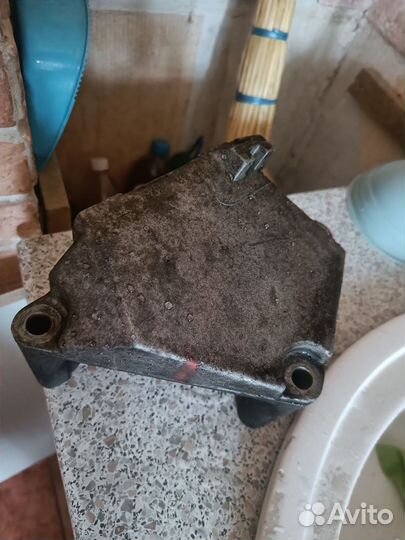 Подушка (кронштейн) двигателя Опель Корса
