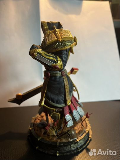 Фигурка паладин из World of Warcraft