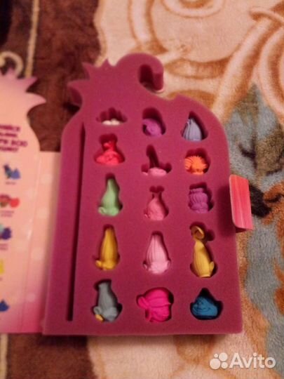 Коллекция ластиков в пенале