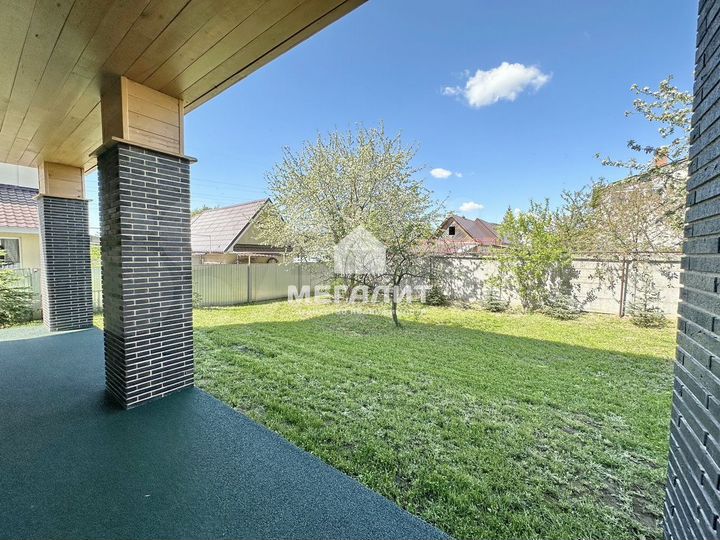 Коттедж 178,3 м² на участке 5 сот.