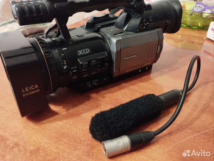 Полупрофи видеокамера panasonic AG-DVX100A