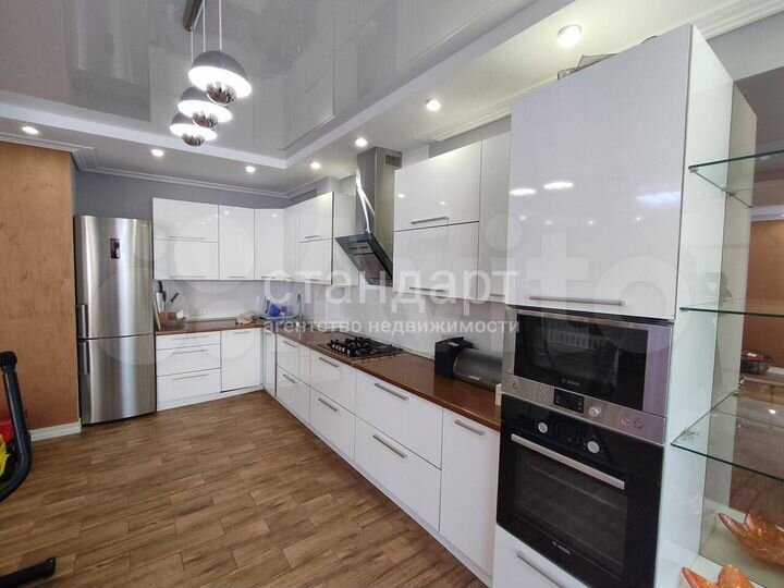 3-к. квартира, 106 м², 4/6 эт.