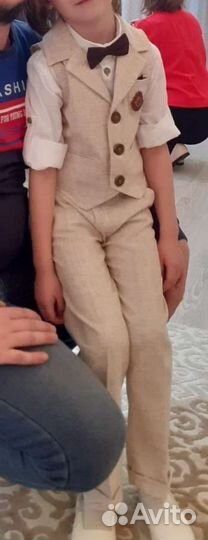 Костюм на мальчика праздничный