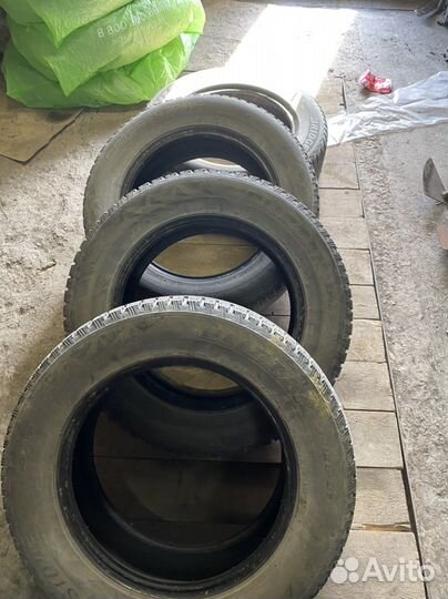 Bridgestone Blizzak Ice 225/65 R17 106T