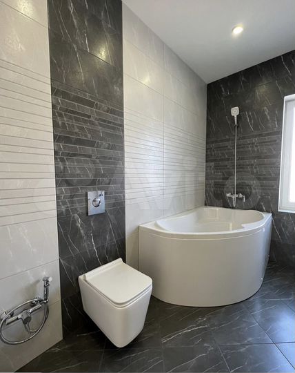 Дом 200 м² на участке 4,5 сот.