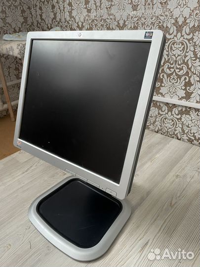 Продам рабочий монитор 19 HP