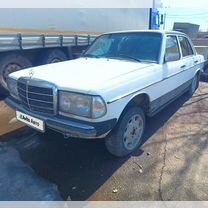 Mercedes-Benz W123 2.0 MT, 1982, 470 000 км, с пробегом, цена 70 000 руб.