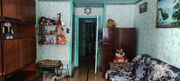 Шкафы, диван, кресло в добрые руки